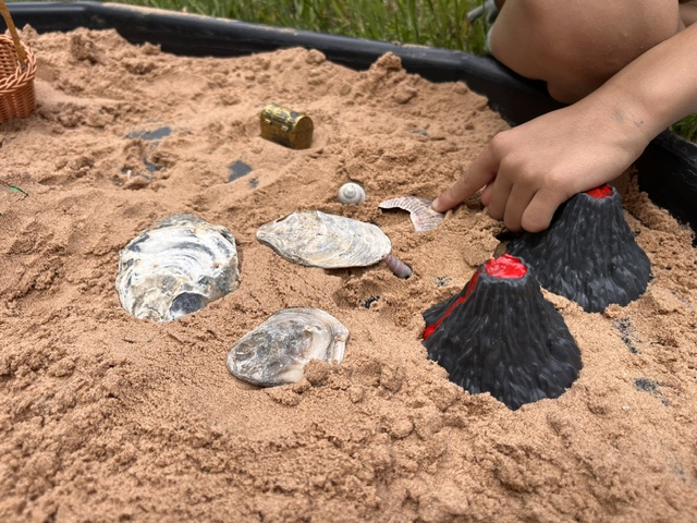 sandstory placing objects image